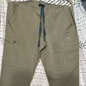 FIGS Yola Skinny-Leg Scrub Pants - Latte